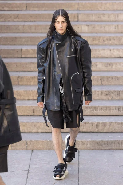Look 29
